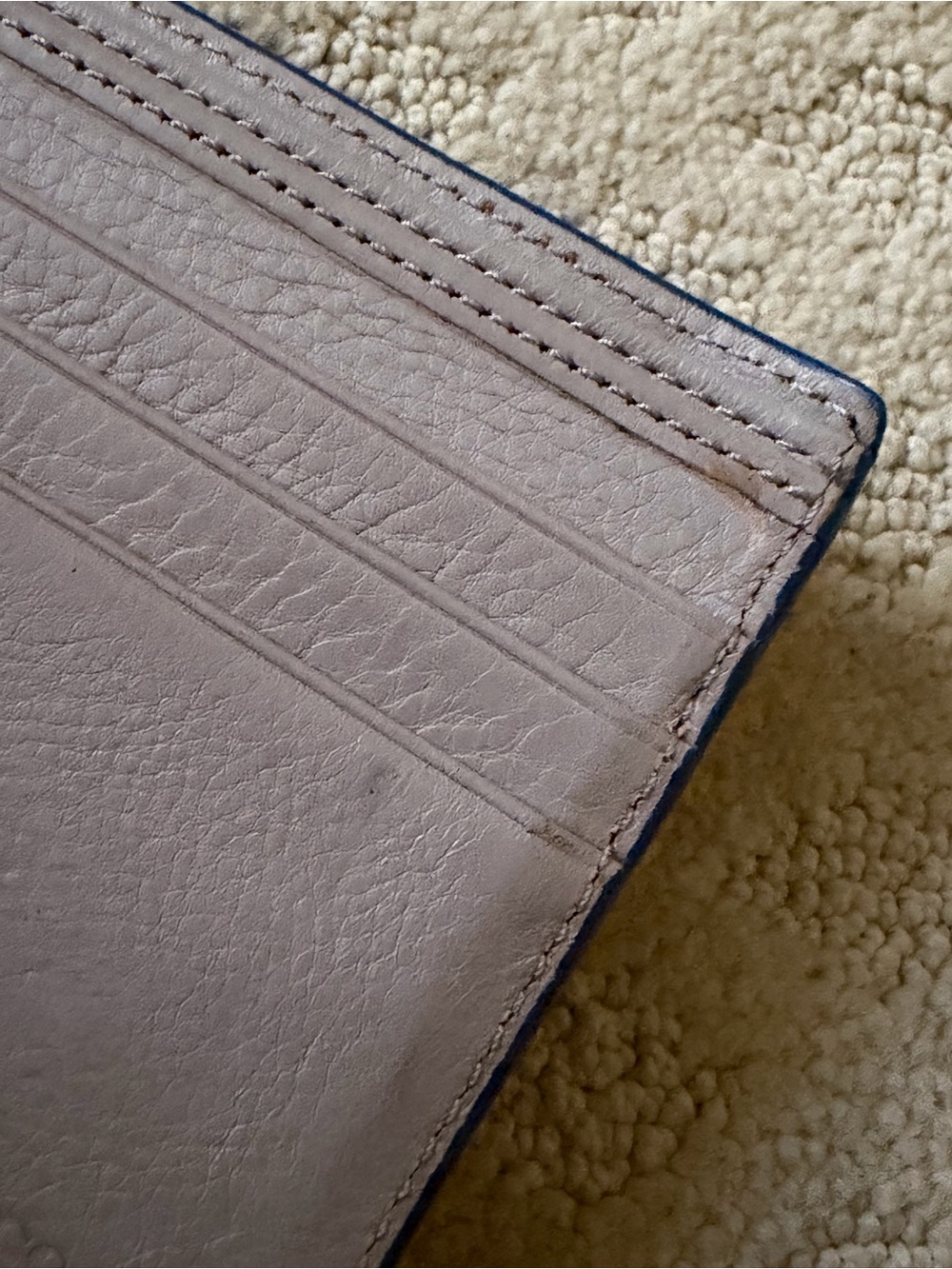 Coach Men’s Bifold Wallet in Light Taupe with Navy Edge - Picture 3 of 4